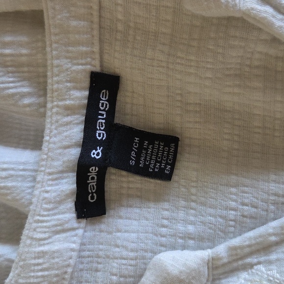 Cable & Guage White Sleeveless Floral Embroidered Top - Picture 7 of 8